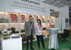 Ismael Varol and Dünyam Pepperel with Anatom Biyoteknoloji, specialists in tissue culture. They had, among others, talks with Dutch interested companies.